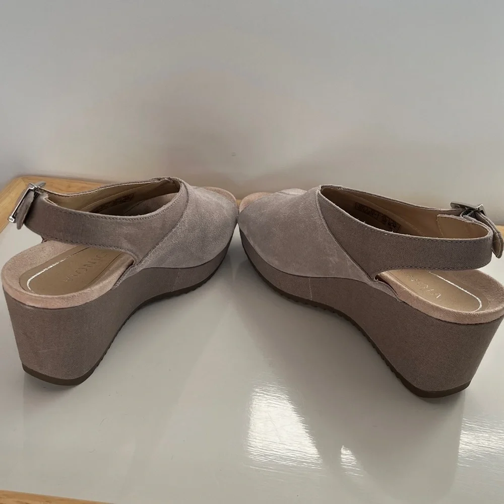 Vionic Trixie Suede Wedge Sandals Slingback Peep Toe Taupe Size 6.5 Wide Comfort